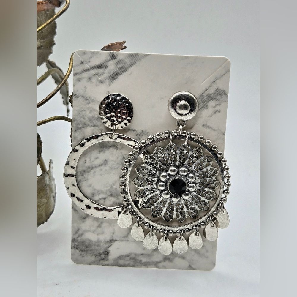 "5/"25" Mismatched Silvertone Madala Circle Tassel Silvertone Disc Earrings